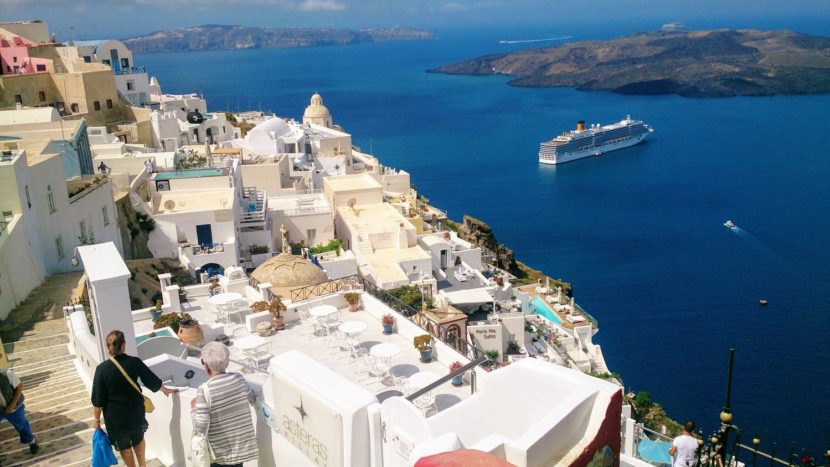 サントリーニ島の海です。