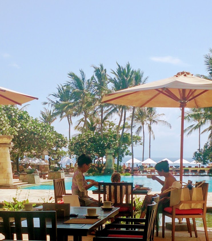 朝ごはんの様子の写真です。