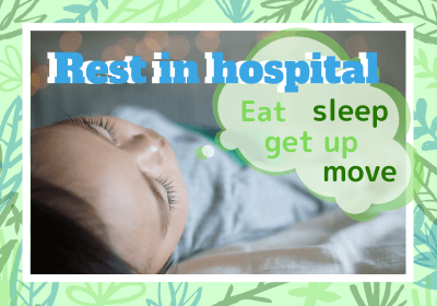 安静にしている少年の写真です。